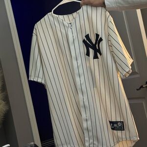 Men’s Yankee Jersey- size L